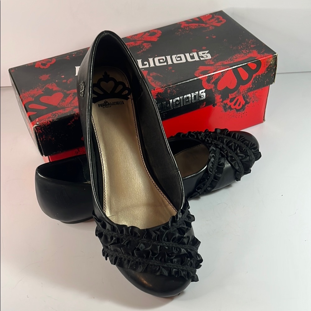 Fergalicious by Fergie Black Women's Ruffled Ballet Flats - Size 8.5